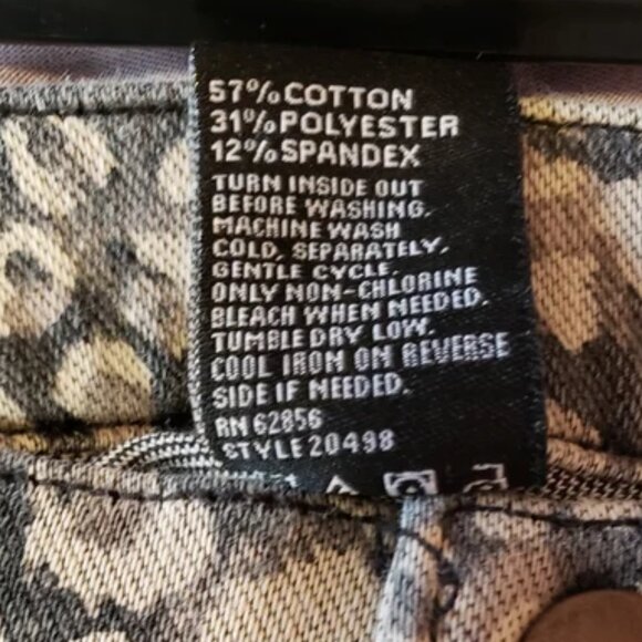 Hue Jeans Pull On Animal Neutral Beige Combo Snake Print Legging Jeans. Sz: S - Picture 10 of 11